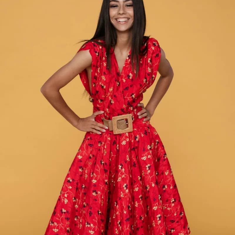 Beverly Boutique — Robe Midi Plissée Émeraude